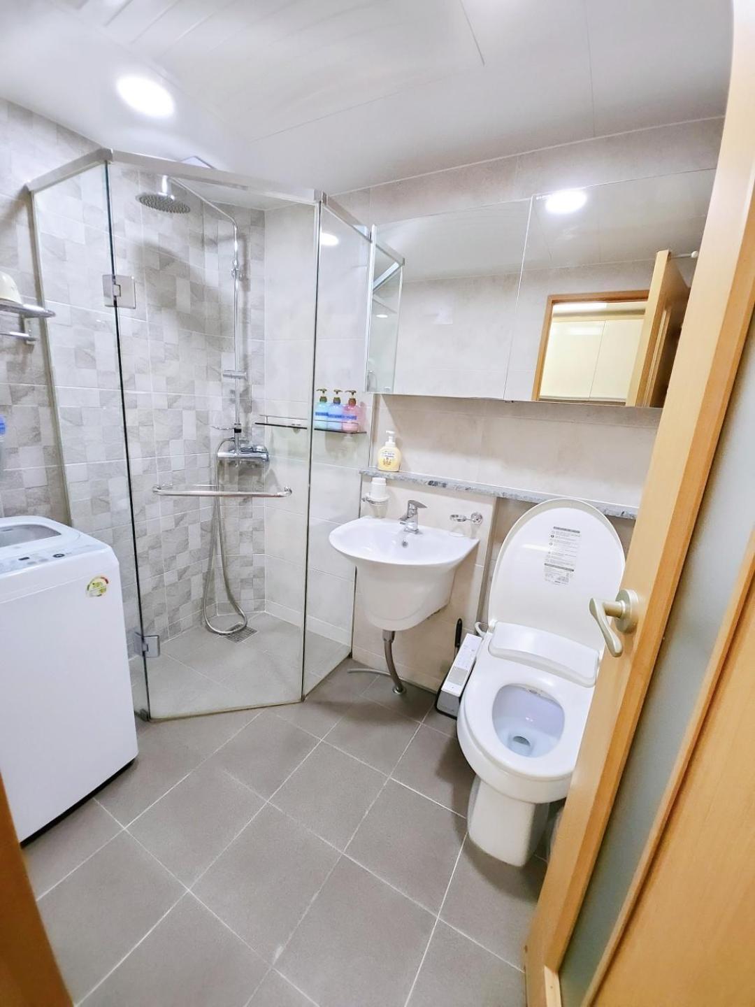 Hongdae Residence-2 1Min From Hongik Uni Station Exit #1 Seúl Exterior foto