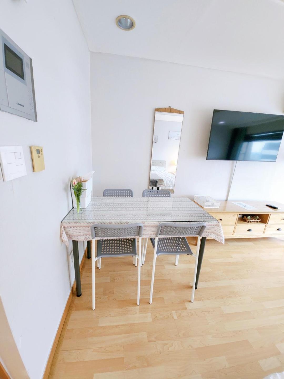 Hongdae Residence-2 1Min From Hongik Uni Station Exit #1 Seúl Exterior foto
